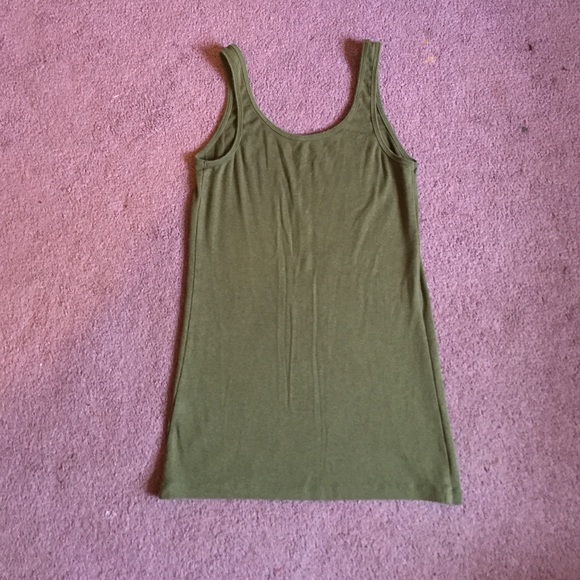 Old Navy Tank - Picture 2 of 3