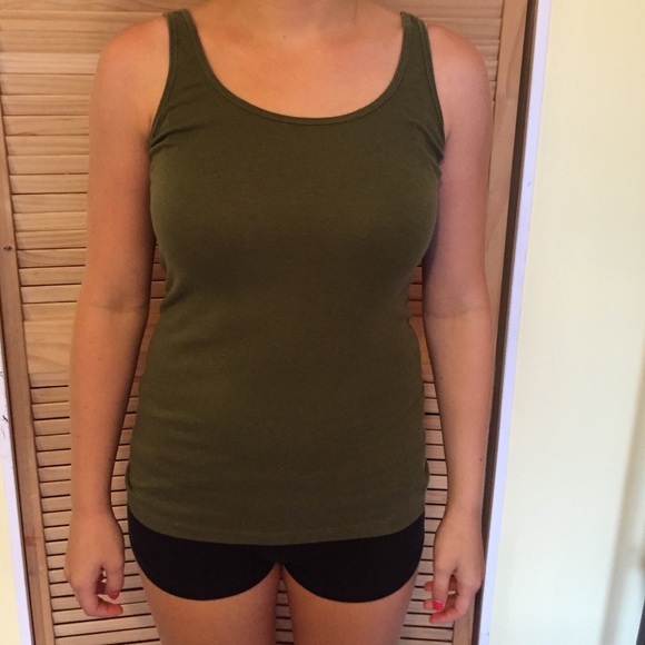 Old Navy Tank - Picture 3 of 3