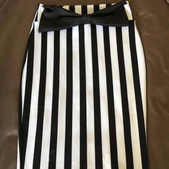 Striped Pencil Skirt