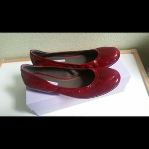 Vera Wang Lavender Flats 8.5 M