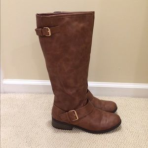 Brown boots size 8