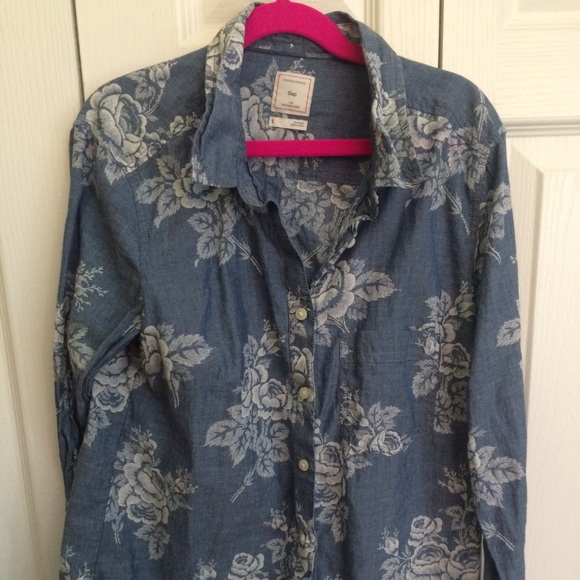 Gap floral button down