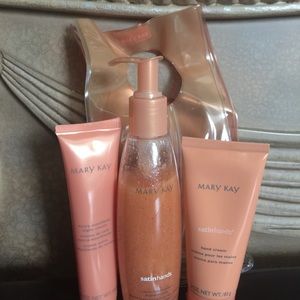 Mary Kay Satin Hands Trio 2 sets