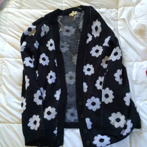 ***Slouchy Daisy Printed Cardigan***
