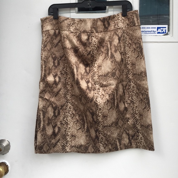 Ladies skirt - Picture 1 of 1