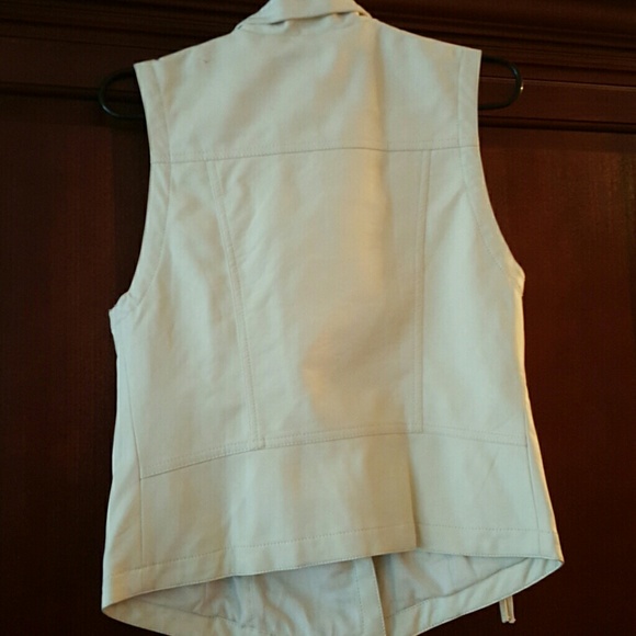 Vest - Picture 3 of 3