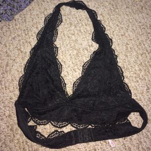 Black lace halter brallette