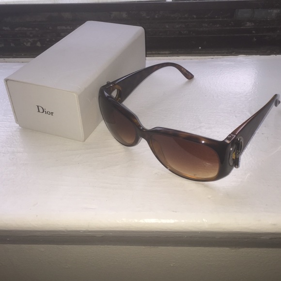 Christian Dior sunglasses. - Picture 2 of 4