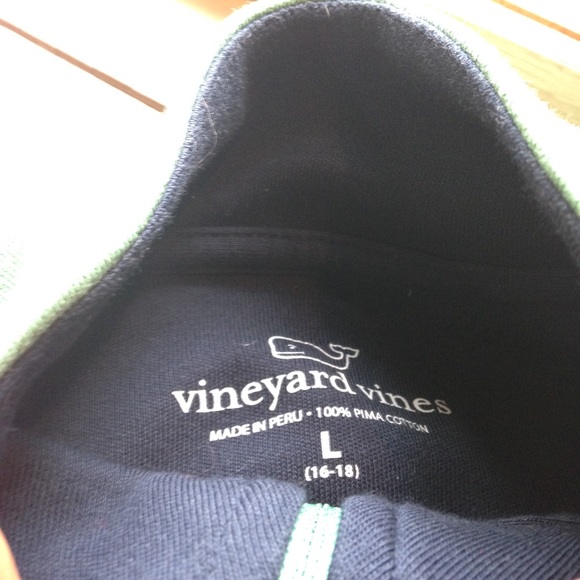 🚫sold on merc🚫 Boys Vineyard vines sweater - Picture 2 of 3