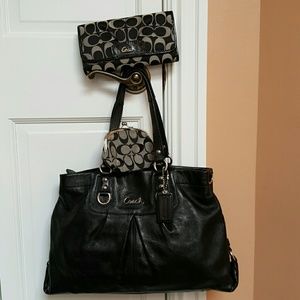 Coach Hand bag with wallet and coin purse