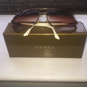 Classic Gucci aviator sunglasses!