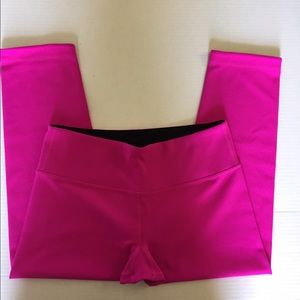 Lululemon reversible Older style Wunder Crop Paris