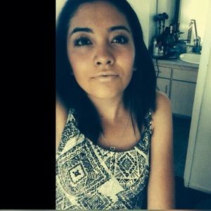 Meet your Posher, Damaris