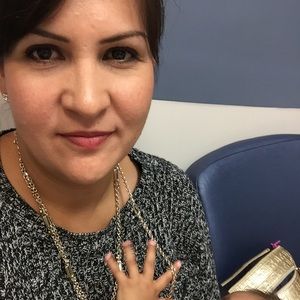 Meet your Posher, Ana