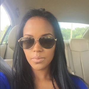 Meet your Posher, Ana