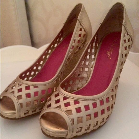 NEW Lilly Pulitzer Gold Wedges