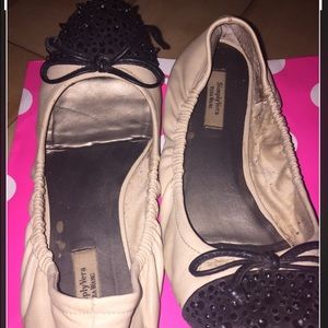 Simply Vera Vera Wang Cream and Black flat