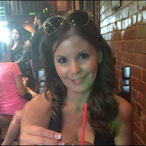 Meet your Posher, Lacey