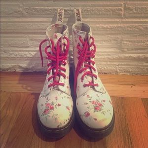 Floral Doc Martins💗