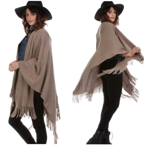 SOLD**Beautiful soft and warm fringe Ruana/ poncho - Picture 3 of 4