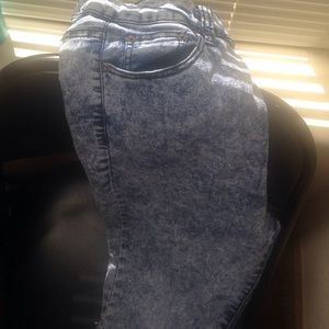 distressed jeans 👖