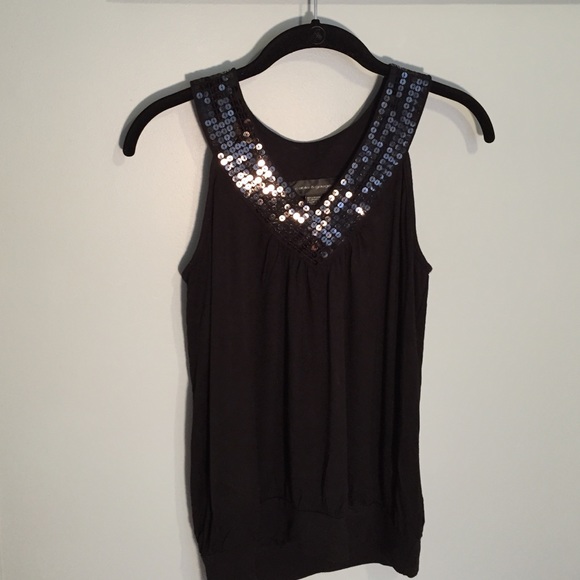 Cable and Gauge tank with sequined v neckline - Picture 1 of 1