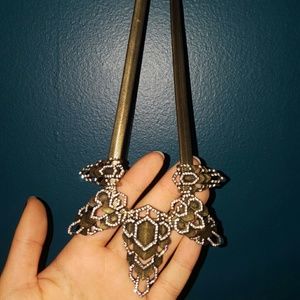 Statement necklace