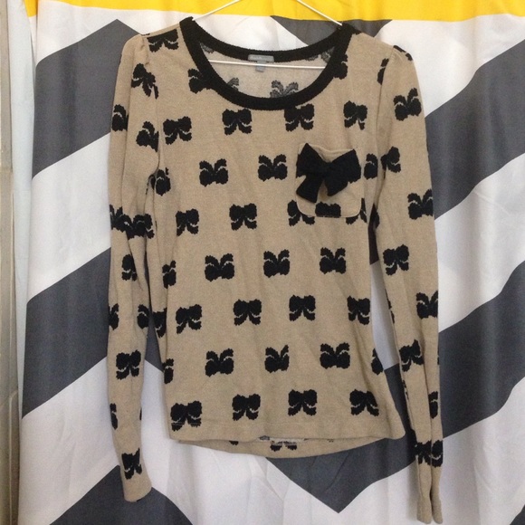 Tan Bow tie sweat shirt