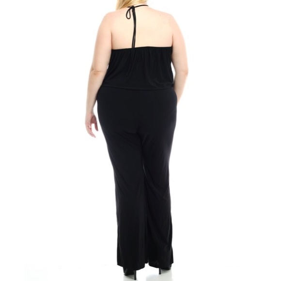 Plus size jumpsuit with goldhardware - Picture 3 of 3