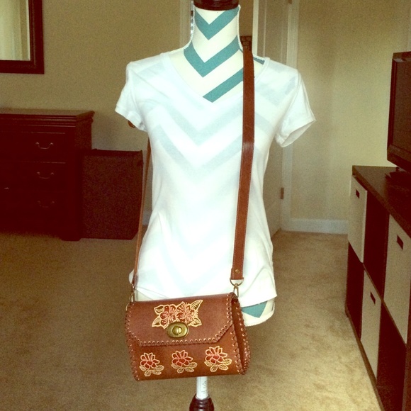 Vegan flower shoulder purse