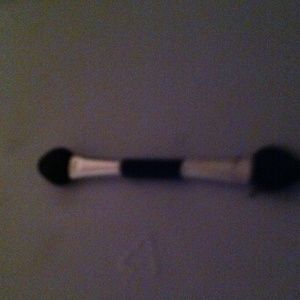 Eyeshadow applicator