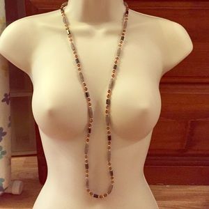 Women's beaded magnetic necklace