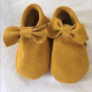 Mustard yellow baby mocassins