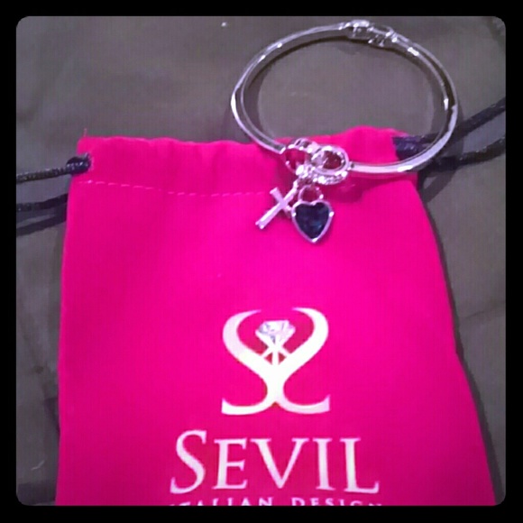 Beautiful bracelet....