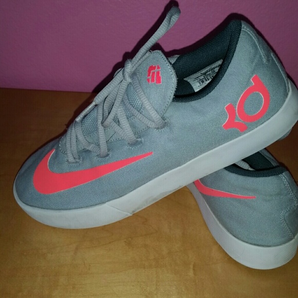 Pre owned KD Nike youth 7/woman's 8.5