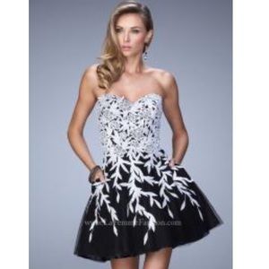 SALE! Gorgeous la femme dress