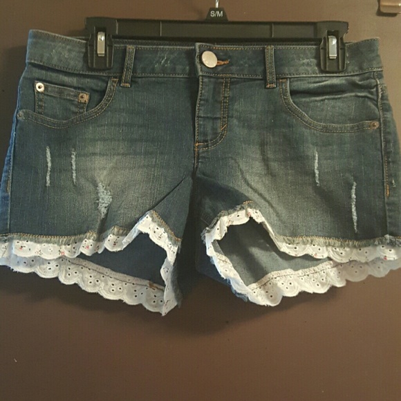 Dark was stretch lace trimmed shorts