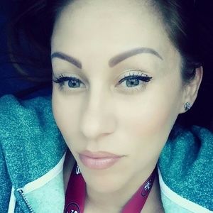 Meet your Posher, Claudia