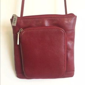CLARKS DARK RED LEATHER CROSSBODY