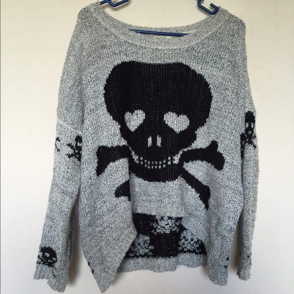 Chunky skull sweater