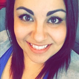 Meet your Posher, Isela