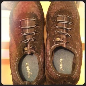 Easy spirit sneakers