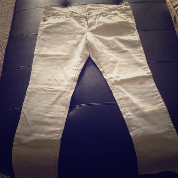 Rue 21 white pants
