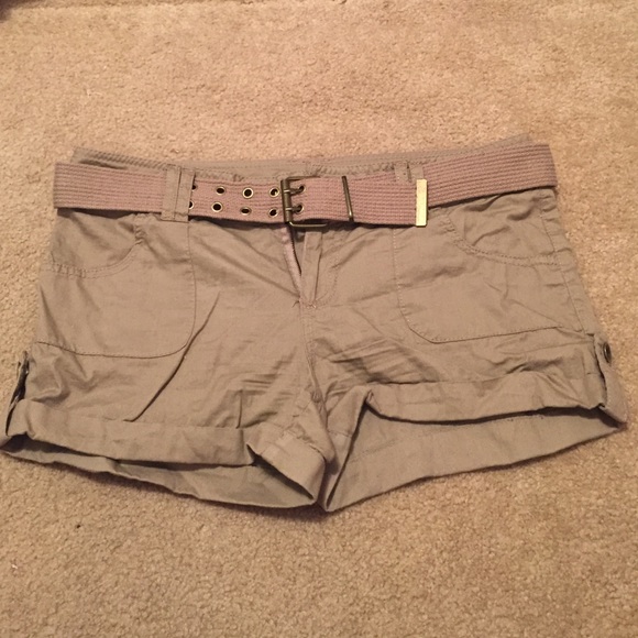 Rue 21 Kaki Shorts 7/8