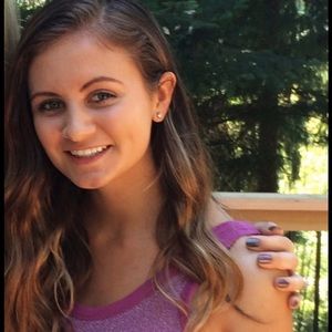 Meet your Posher, Caroline