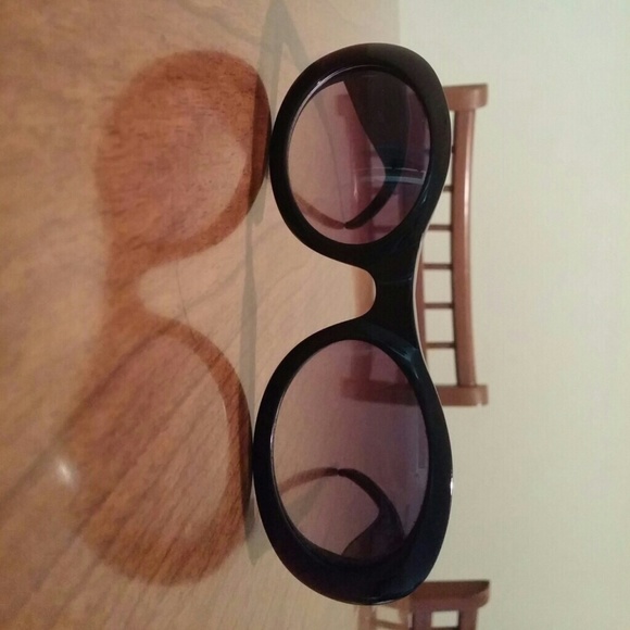 Gucci round glasses