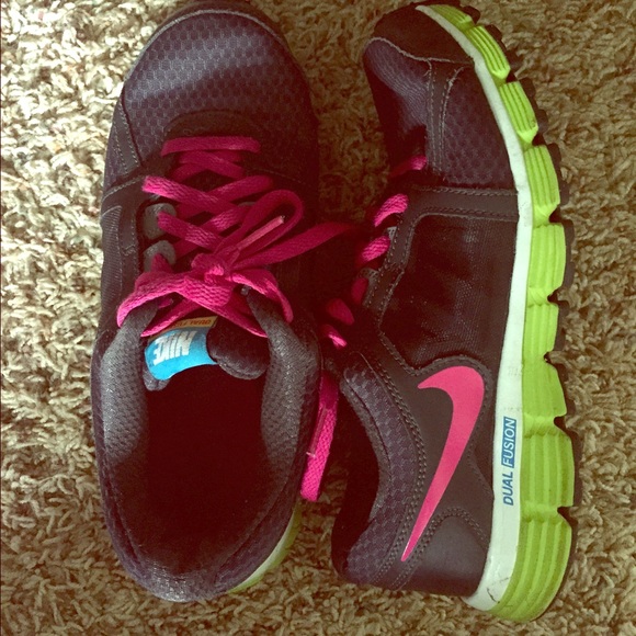 Nike Dual Fusion running shoes