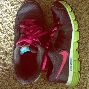 Nike Dual Fusion running shoes