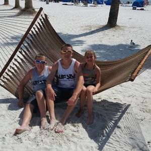 Meet your Posher, Keri righty