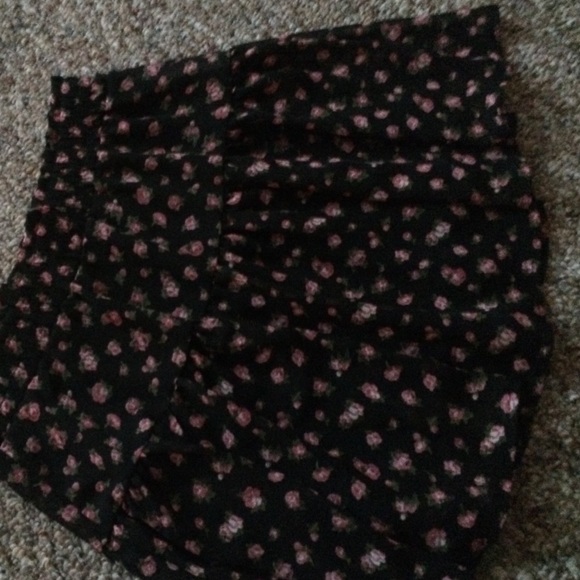 Floral mini skirt